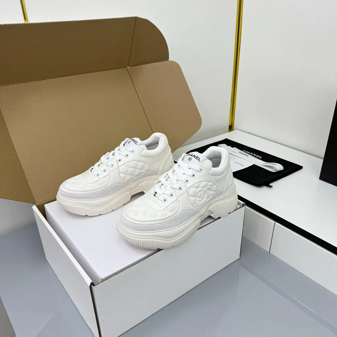 👟👟Ex-factory price 620👟👟 Chanel bread shoes ~ original calfskin panda shoes Chanel 25C latest hot style panda black and white sports shoes casual sneakers Xiaoxiang hot item classic black and white panda color coco girls must pay Fabric: original custom mixed sheepskin lining: original imported breathable mesh lining outsole: Original molded rubber + TPU combination Size: Women's 35-41